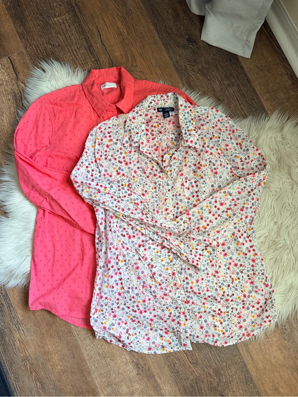GAP Women’s Coral Eyelet Button-Down & Floral Shirt Set
